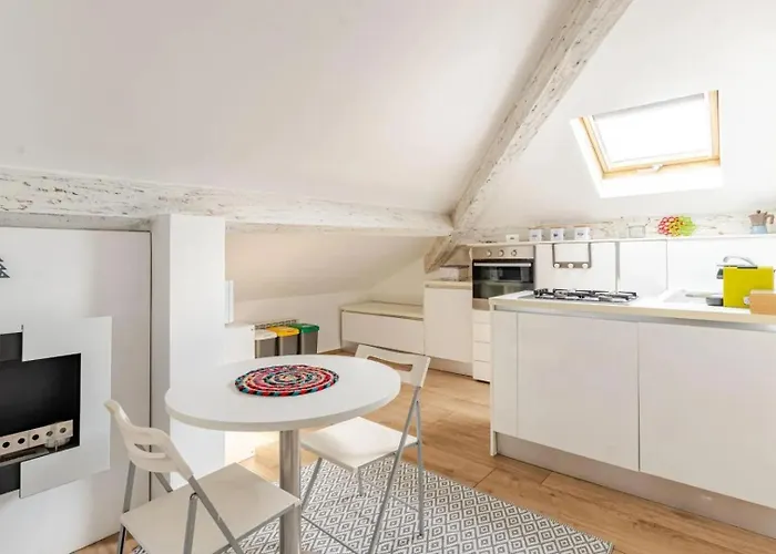 Apartment Mansarda In Pieno Centro - 500mt Da Ariston E Ciclabile