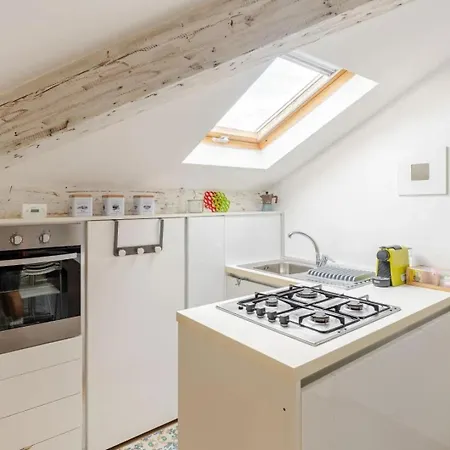 Appartamento Mansarda In Pieno Centro - 500mt Da Ariston E Ciclabile Sanremo